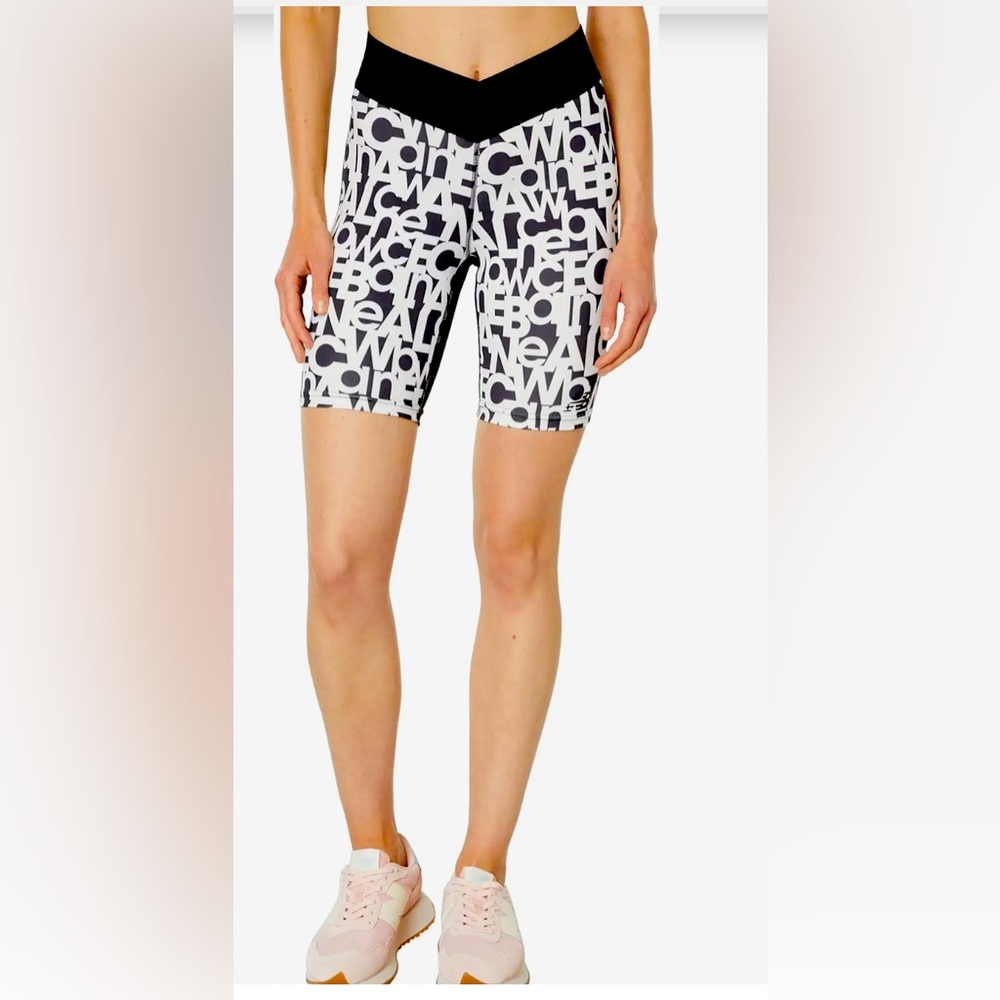 New Balance Relentless Printed Fitted Shorts - Women’s M - Black with White -NWT
